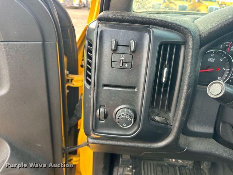 image for item ER4917 2016 Chevrolet Silverado 3500HD utility bed pickup truck