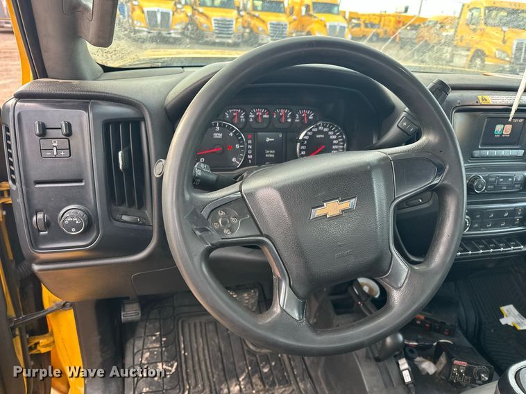 image for item ER4917 2016 Chevrolet Silverado 3500HD utility bed pickup truck