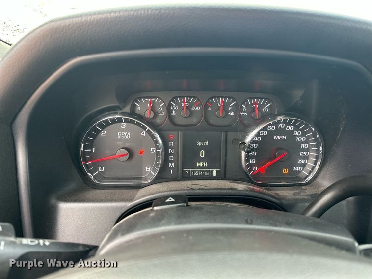 image for item ER4917 2016 Chevrolet Silverado 3500HD utility bed pickup truck