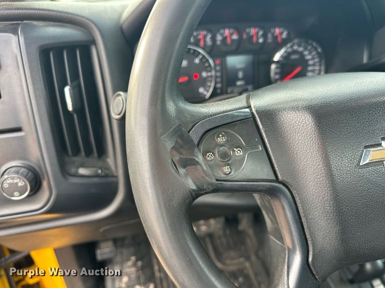 image for item ER4917 2016 Chevrolet Silverado 3500HD utility bed pickup truck