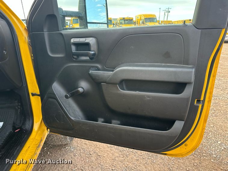 image for item ER4917 2016 Chevrolet Silverado 3500HD utility bed pickup truck