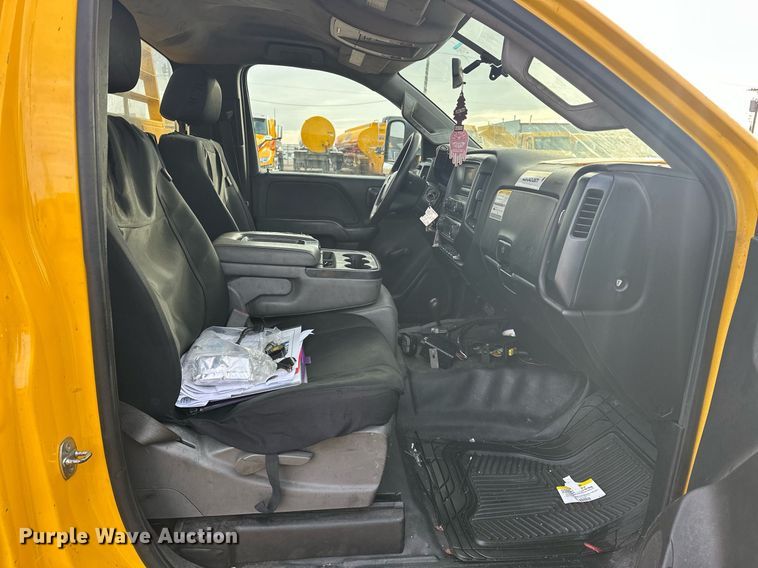 image for item ER4917 2016 Chevrolet Silverado 3500HD utility bed pickup truck