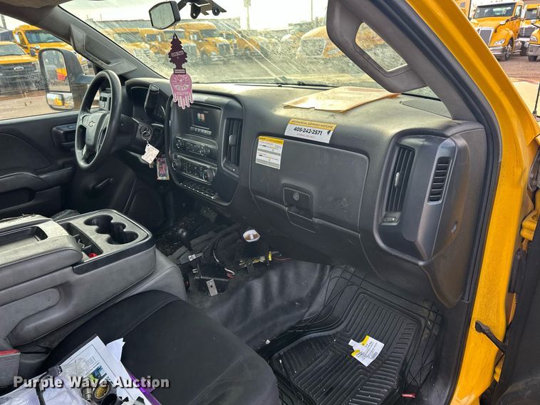 image for item ER4917 2016 Chevrolet Silverado 3500HD utility bed pickup truck