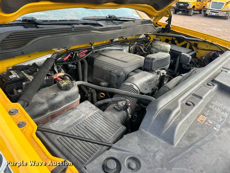 image for item ER4917 2016 Chevrolet Silverado 3500HD utility bed pickup truck