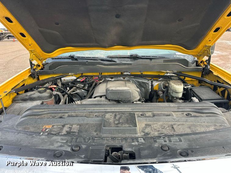 image for item ER4917 2016 Chevrolet Silverado 3500HD utility bed pickup truck