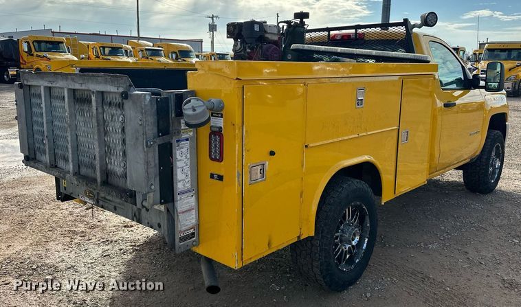 image for item ER4918 2016 Chevrolet Silverado 3500HD utility bed pickup truck