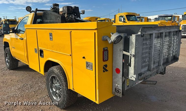 image for item ER4918 2016 Chevrolet Silverado 3500HD utility bed pickup truck