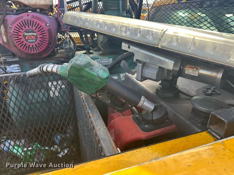 image for item ER4918 2016 Chevrolet Silverado 3500HD utility bed pickup truck