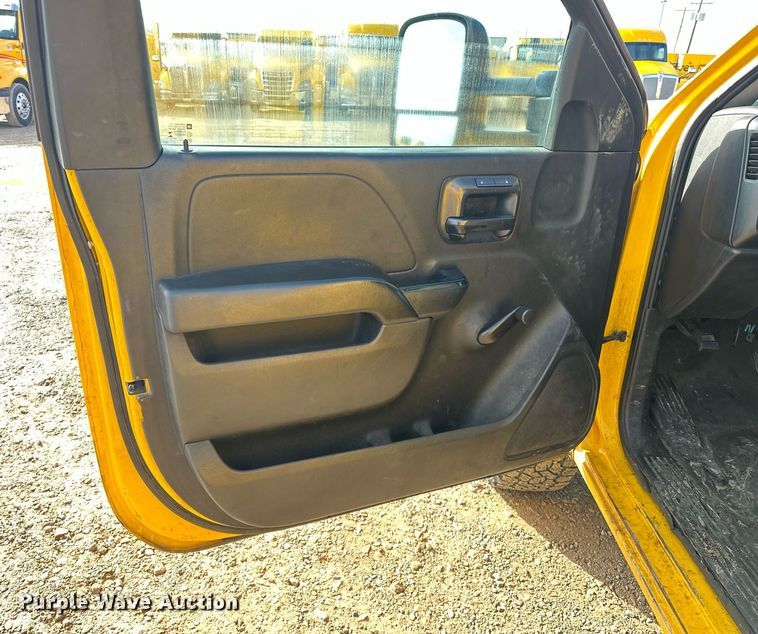 image for item ER4918 2016 Chevrolet Silverado 3500HD utility bed pickup truck