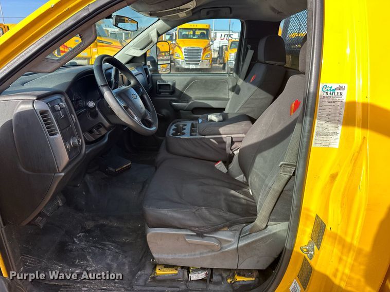 image for item ER4918 2016 Chevrolet Silverado 3500HD utility bed pickup truck