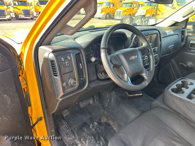 image for item ER4918 2016 Chevrolet Silverado 3500HD utility bed pickup truck