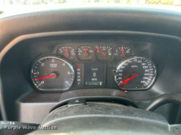 image for item ER4918 2016 Chevrolet Silverado 3500HD utility bed pickup truck