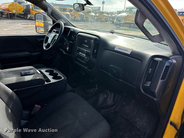 image for item ER4918 2016 Chevrolet Silverado 3500HD utility bed pickup truck