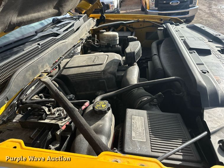 image for item ER4918 2016 Chevrolet Silverado 3500HD utility bed pickup truck