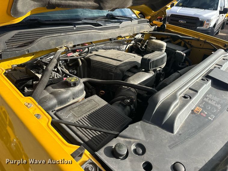 image for item ER4918 2016 Chevrolet Silverado 3500HD utility bed pickup truck