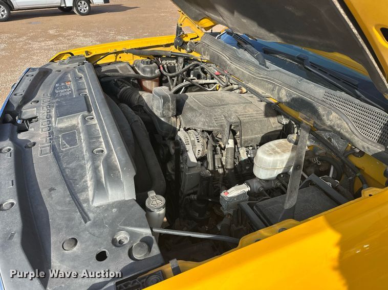 image for item ER4918 2016 Chevrolet Silverado 3500HD utility bed pickup truck