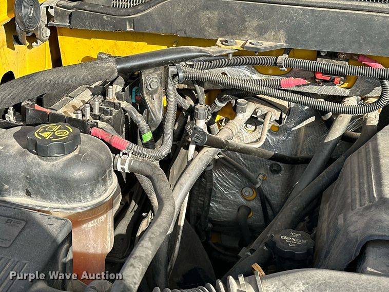 image for item ER4918 2016 Chevrolet Silverado 3500HD utility bed pickup truck