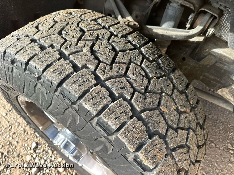 image for item ER4918 2016 Chevrolet Silverado 3500HD utility bed pickup truck