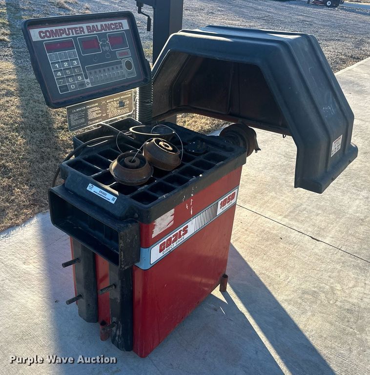 image for item ER4920 Coats 1050S tire balancer