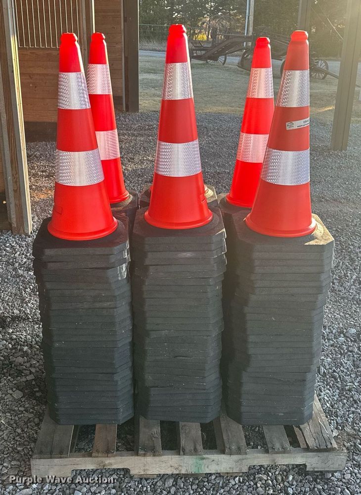 image for item ER4921 (150) traffic cones