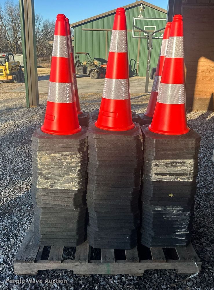 image for item ER4921 (150) traffic cones