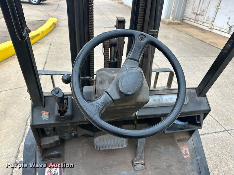 image for item ER4945 2000 Yale GLP065TGNUAE093 forklift