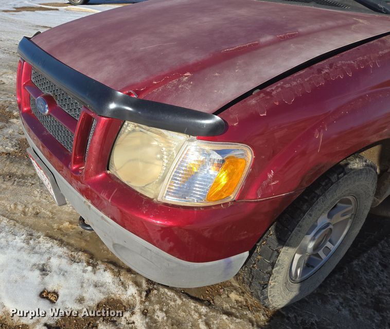 image for item ER5120 2003 Ford Explorer Sport Trac pickup truck