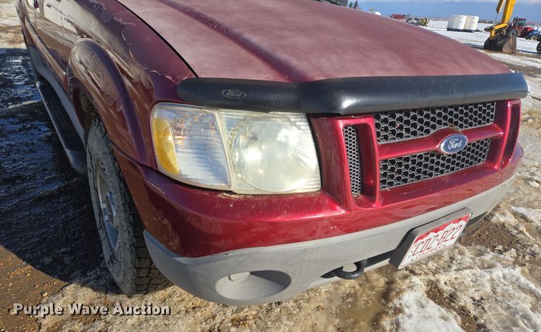image for item ER5120 2003 Ford Explorer Sport Trac pickup truck