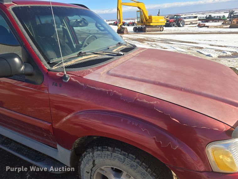 image for item ER5120 2003 Ford Explorer Sport Trac pickup truck