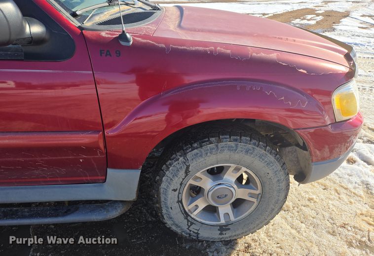 image for item ER5120 2003 Ford Explorer Sport Trac pickup truck