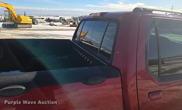 image for item ER5120 2003 Ford Explorer Sport Trac pickup truck