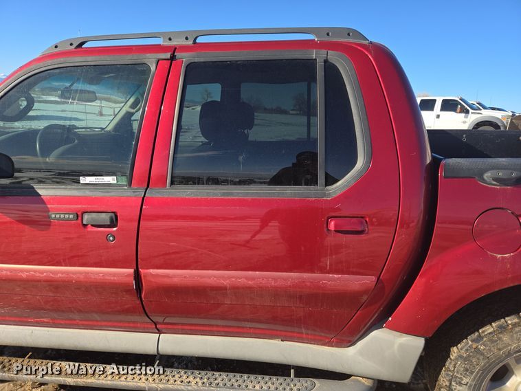 image for item ER5120 2003 Ford Explorer Sport Trac pickup truck