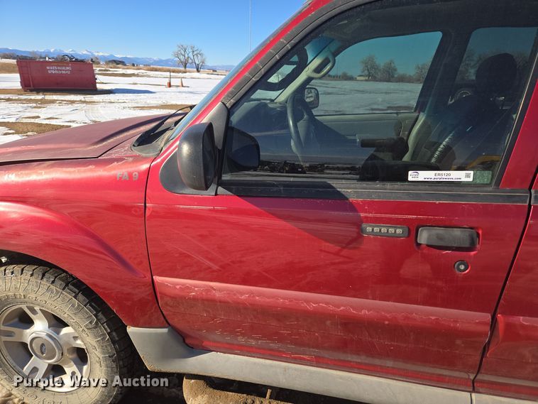image for item ER5120 2003 Ford Explorer Sport Trac pickup truck