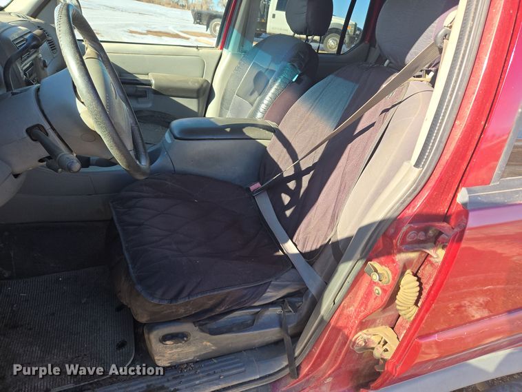 image for item ER5120 2003 Ford Explorer Sport Trac pickup truck