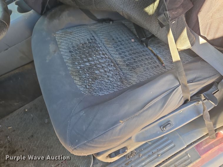 image for item ER5120 2003 Ford Explorer Sport Trac pickup truck