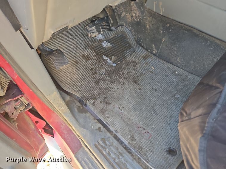 image for item ER5120 2003 Ford Explorer Sport Trac pickup truck