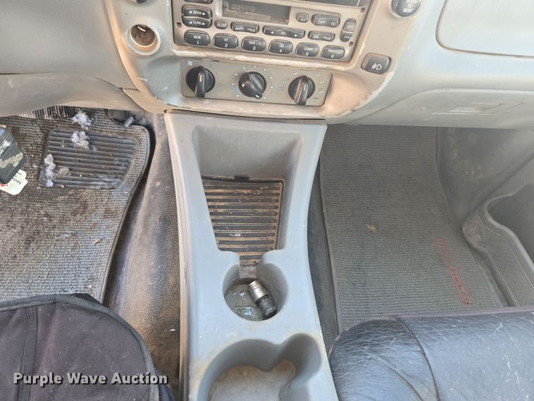 image for item ER5120 2003 Ford Explorer Sport Trac pickup truck