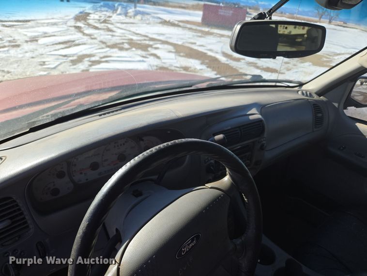 image for item ER5120 2003 Ford Explorer Sport Trac pickup truck