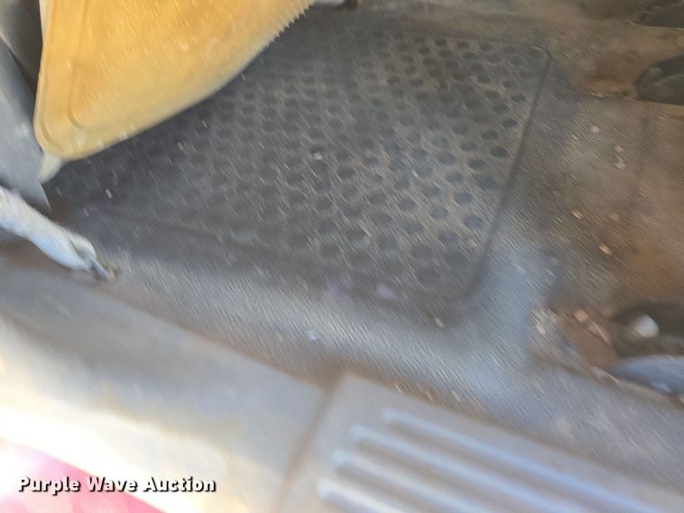 image for item ER5120 2003 Ford Explorer Sport Trac pickup truck