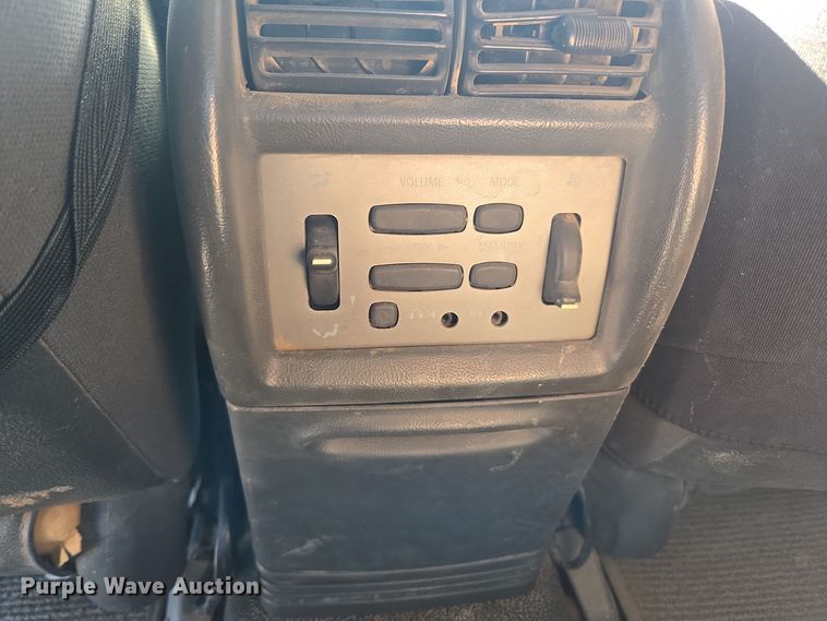 image for item ER5120 2003 Ford Explorer Sport Trac pickup truck