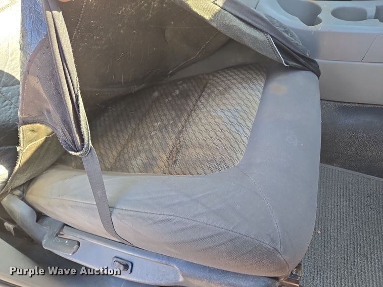 image for item ER5120 2003 Ford Explorer Sport Trac pickup truck