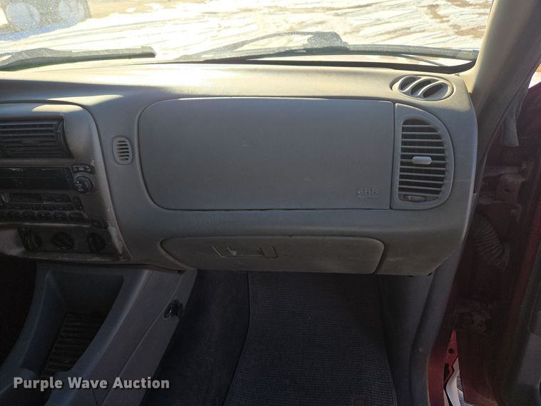 image for item ER5120 2003 Ford Explorer Sport Trac pickup truck