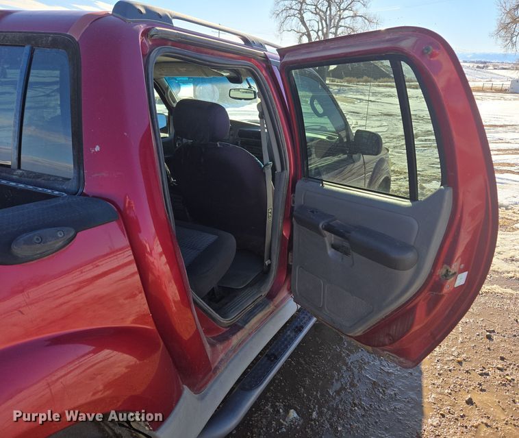 image for item ER5120 2003 Ford Explorer Sport Trac pickup truck