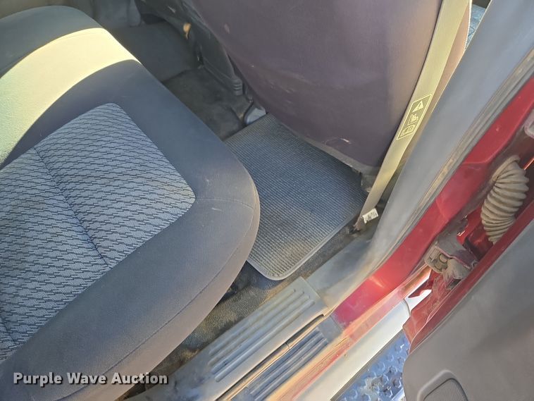 image for item ER5120 2003 Ford Explorer Sport Trac pickup truck