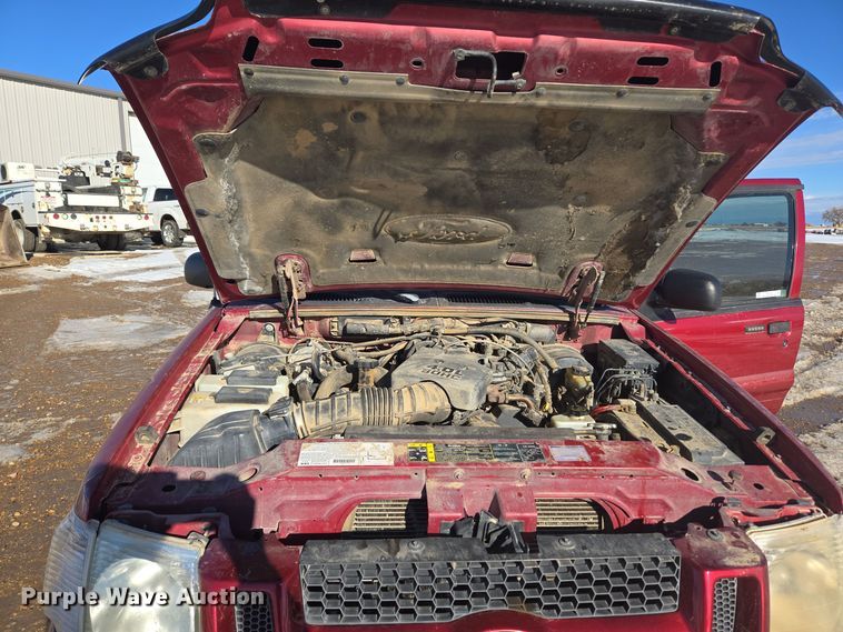 image for item ER5120 2003 Ford Explorer Sport Trac pickup truck