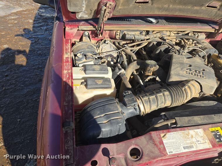 image for item ER5120 2003 Ford Explorer Sport Trac pickup truck