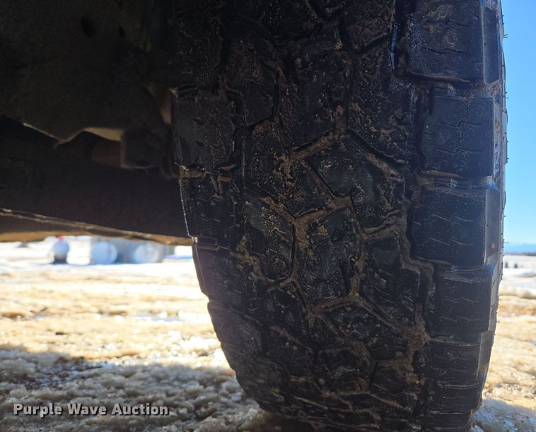 image for item ER5120 2003 Ford Explorer Sport Trac pickup truck