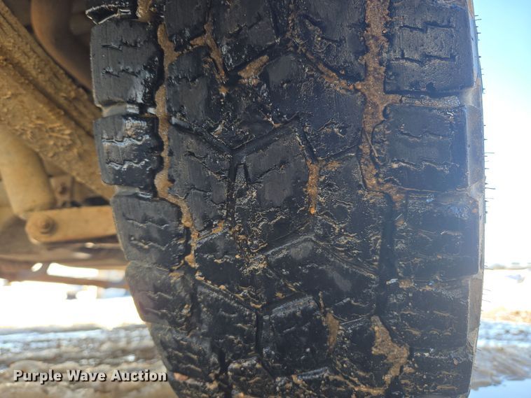 image for item ER5120 2003 Ford Explorer Sport Trac pickup truck