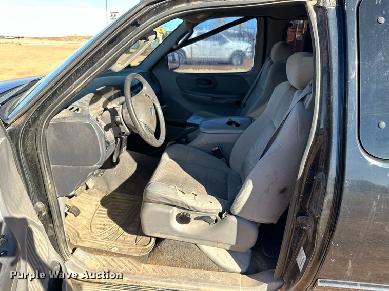 image for item ER8360 2003 Ford F150 SuperCab pickup truck