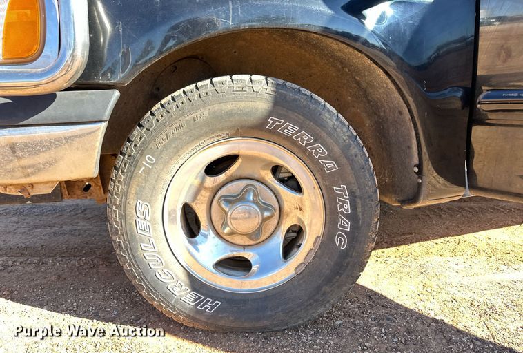 image for item ER8360 2003 Ford F150 SuperCab pickup truck